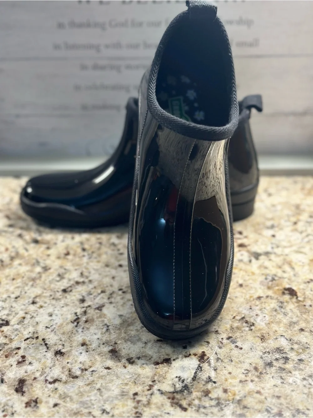 Groundwork sleek black